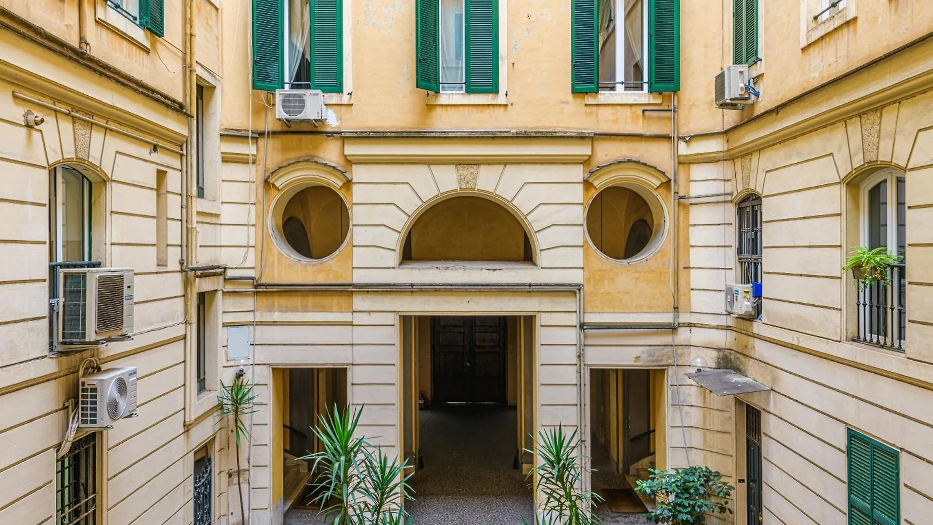 Lion Aparts Roma